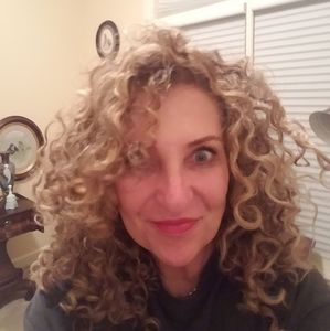 Meet your Posher, Camille